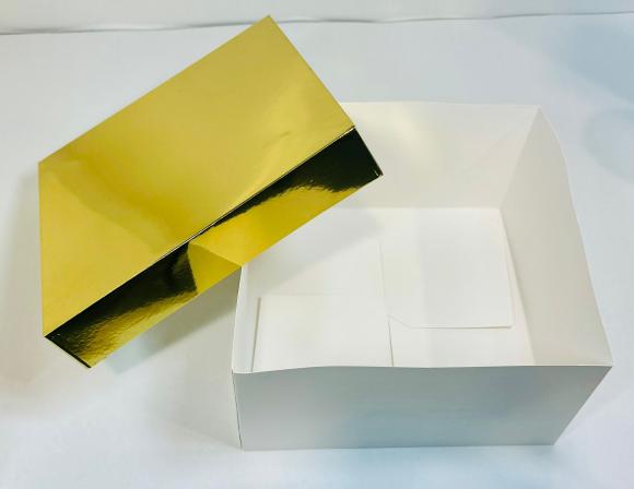 Opakowanie do tortu wraz ze złotym wiekiem 25x25x20cm 1szt!  (1)
